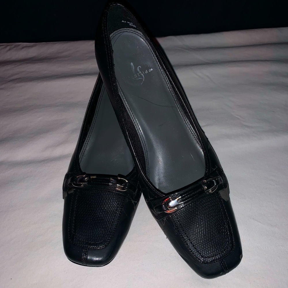 Life Stride Black Low Heal